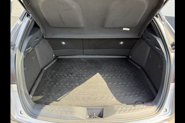 Toyota C-HR 2.0 Hybrid Dynamic | CarPlay | Camera | ACC | Dodehoek | Keyless | 18 inch Toyota C-HR 2.0 Hybrid Dynamic | CarPlay | Camera | ACC | Dodehoek | Keyless | 18 inch