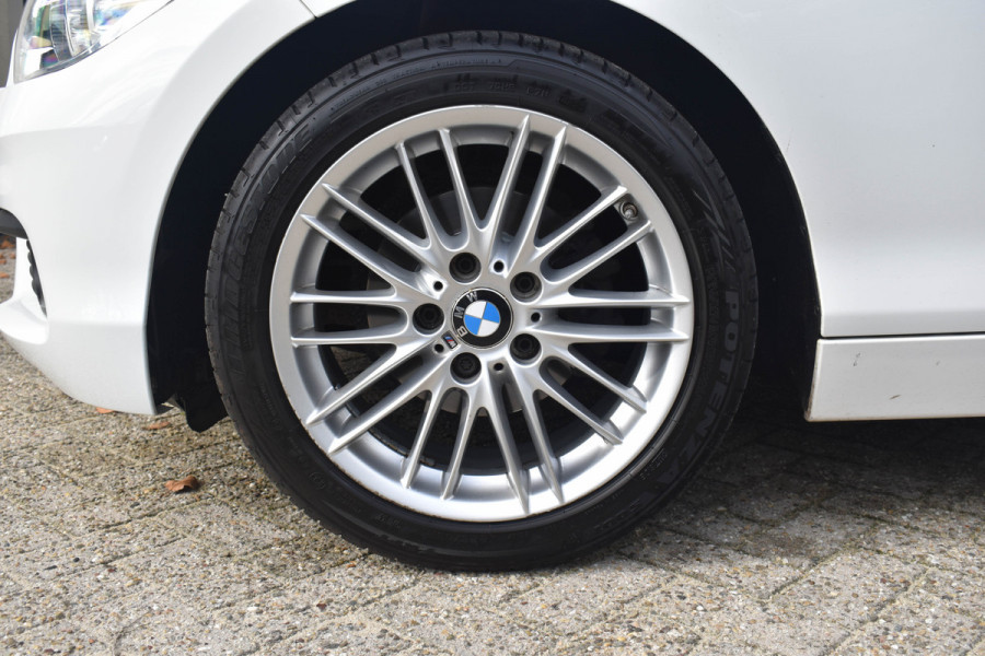 BMW 1-serie 118i Executive | Xenon | Navi. Prof | Aut. | NL AUTO | 17 inch
