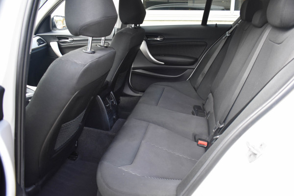 BMW 1-serie 118i Executive | Xenon | Navi. Prof | Aut. | NL AUTO | 17 inch