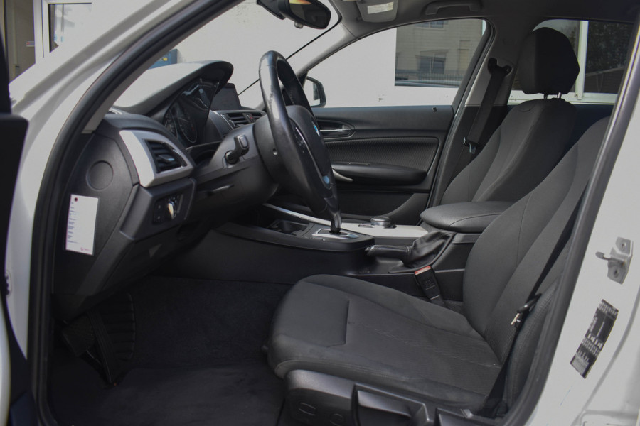 BMW 1-serie 118i Executive | Xenon | Navi. Prof | Aut. | NL AUTO | 17 inch