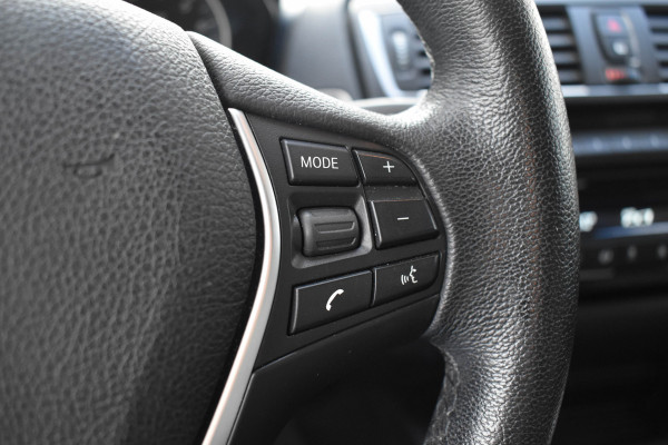 BMW 1-serie 118i Executive | Xenon | Navi. Prof | Aut. | NL AUTO | 17 inch