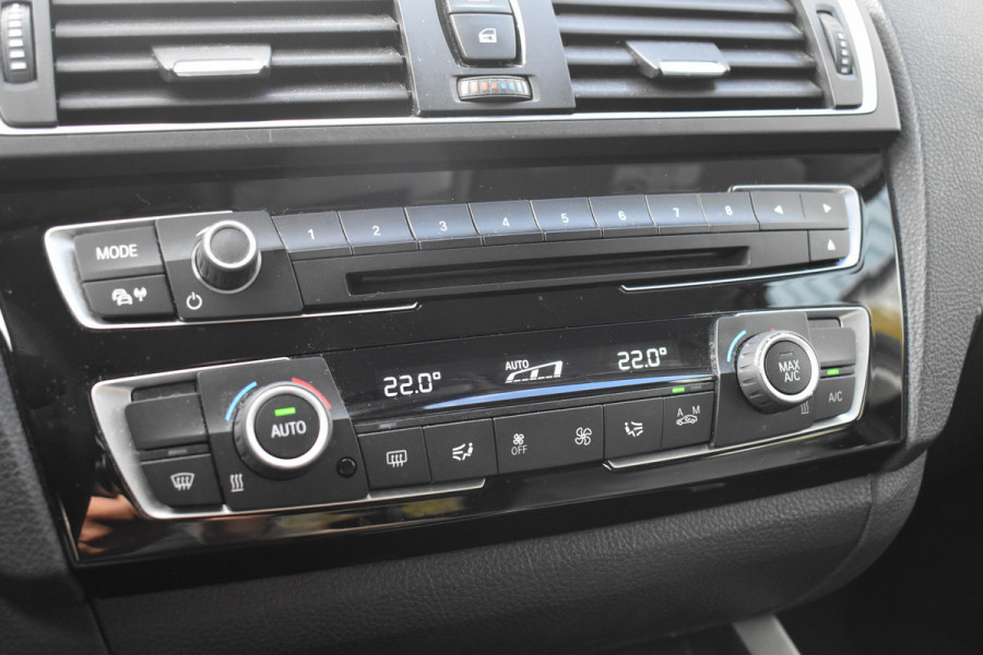 BMW 1-serie 118i Executive | Xenon | Navi. Prof | Aut. | NL AUTO | 17 inch