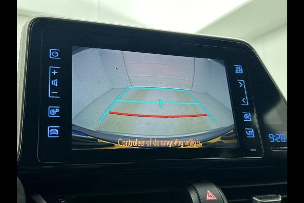 Toyota C-HR 1.8 Hybrid Executive(NL-auto, Goed OndH, Navi, Camera, StoelV, PDC V+A, Parkeerhulp, Cruise Con, Clima Con, Etc)