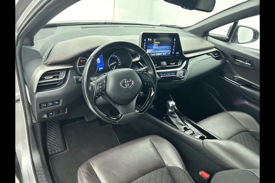 Toyota C-HR 1.8 Hybrid Executive(NL-auto, Goed OndH, Navi, Camera, StoelV, PDC V+A, Parkeerhulp, Cruise Con, Clima Con, Etc)