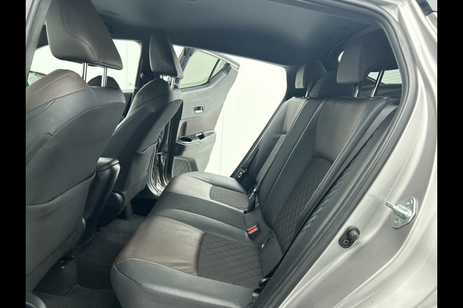 Toyota C-HR 1.8 Hybrid Executive(NL-auto, Goed OndH, Navi, Camera, StoelV, PDC V+A, Parkeerhulp, Cruise Con, Clima Con, Etc)