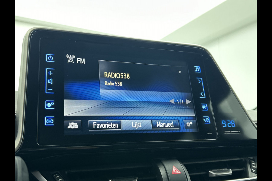 Toyota C-HR 1.8 Hybrid Executive(NL-auto, Goed OndH, Navi, Camera, StoelV, PDC V+A, Parkeerhulp, Cruise Con, Clima Con, Etc)