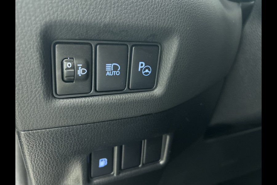 Toyota C-HR 1.8 Hybrid Executive(NL-auto, Goed OndH, Navi, Camera, StoelV, PDC V+A, Parkeerhulp, Cruise Con, Clima Con, Etc)