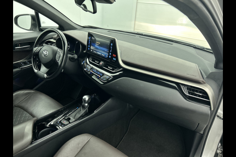 Toyota C-HR 1.8 Hybrid Executive(NL-auto, Goed OndH, Navi, Camera, StoelV, PDC V+A, Parkeerhulp, Cruise Con, Clima Con, Etc)