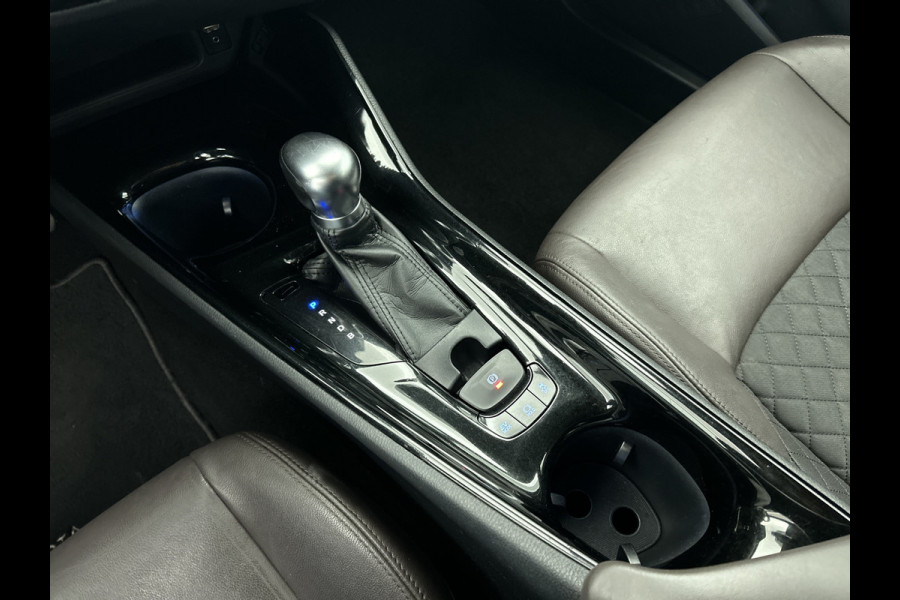 Toyota C-HR 1.8 Hybrid Executive(NL-auto, Goed OndH, Navi, Camera, StoelV, PDC V+A, Parkeerhulp, Cruise Con, Clima Con, Etc)