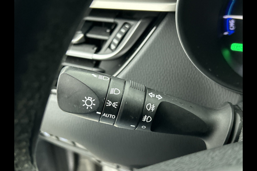 Toyota C-HR 1.8 Hybrid Executive(NL-auto, Goed OndH, Navi, Camera, StoelV, PDC V+A, Parkeerhulp, Cruise Con, Clima Con, Etc)