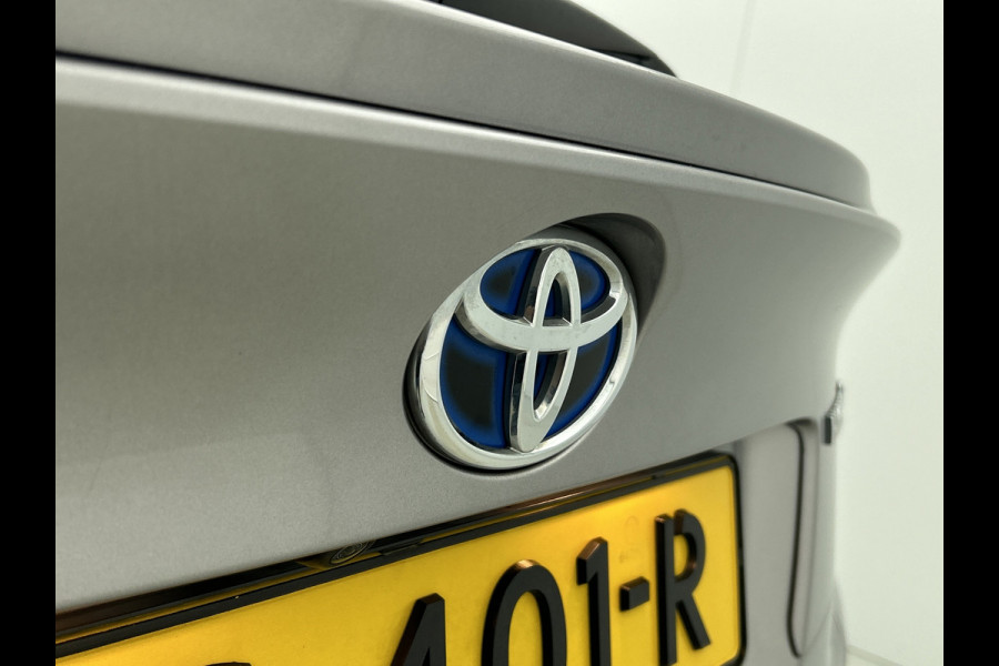 Toyota C-HR 1.8 Hybrid Executive(NL-auto, Goed OndH, Navi, Camera, StoelV, PDC V+A, Parkeerhulp, Cruise Con, Clima Con, Etc)