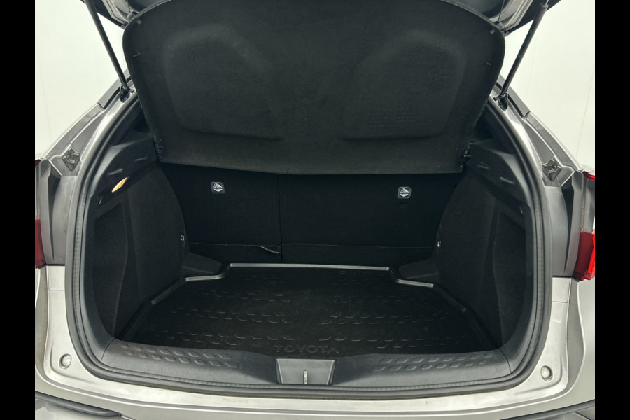 Toyota C-HR 1.8 Hybrid Executive(NL-auto, Goed OndH, Navi, Camera, StoelV, PDC V+A, Parkeerhulp, Cruise Con, Clima Con, Etc)