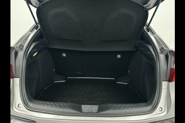 Toyota C-HR 1.8 Hybrid Executive(NL-auto, Goed OndH, Navi, Camera, StoelV, PDC V+A, Parkeerhulp, Cruise Con, Clima Con, Etc)
