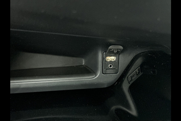 Toyota C-HR 1.8 Hybrid Executive(NL-auto, Goed OndH, Navi, Camera, StoelV, PDC V+A, Parkeerhulp, Cruise Con, Clima Con, Etc)