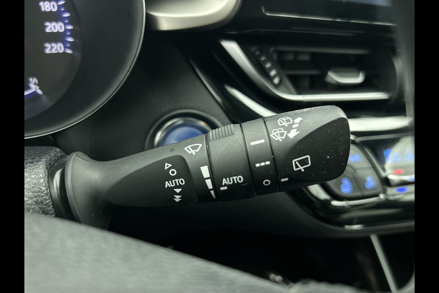 Toyota C-HR 1.8 Hybrid Executive(NL-auto, Goed OndH, Navi, Camera, StoelV, PDC V+A, Parkeerhulp, Cruise Con, Clima Con, Etc)