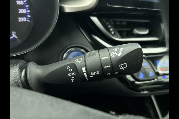 Toyota C-HR 1.8 Hybrid Executive(NL-auto, Goed OndH, Navi, Camera, StoelV, PDC V+A, Parkeerhulp, Cruise Con, Clima Con, Etc)