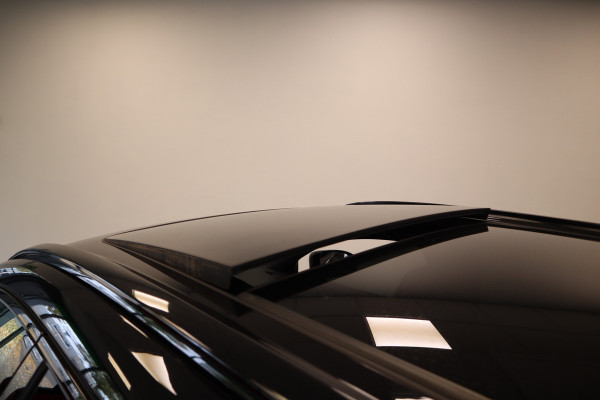 Volvo XC60 2.0 T8 Plug-in hybrid AWD Ultra Black Edition H&K Long Range Luchtvering Volvo XC60 2.0 T8 Plug-in hybrid AWD Ultra Black Edition H&K Long Range Luchtvering