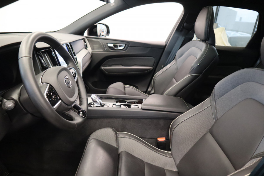 Volvo XC60 2.0 T8 Plug-in hybrid AWD Ultra Black Edition H&K Long Range Luchtvering Volvo XC60 2.0 T8 Plug-in hybrid AWD Ultra Black Edition H&K Long Range Luchtvering