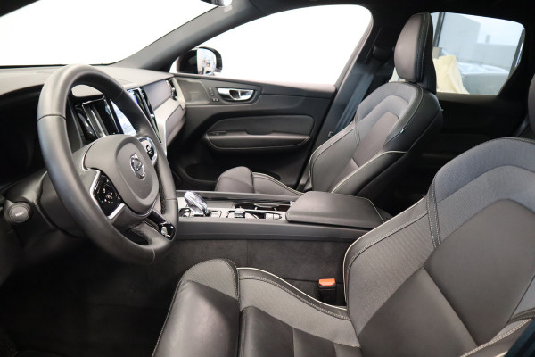 Volvo XC60 2.0 T8 Plug-in hybrid AWD Ultra Black Edition H&K Long Range Luchtvering Volvo XC60 2.0 T8 Plug-in hybrid AWD Ultra Black Edition H&K Long Range Luchtvering