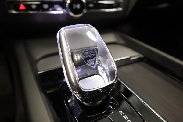 Volvo XC60 2.0 T8 Plug-in hybrid AWD Ultra Black Edition H&K Long Range Luchtvering Volvo XC60 2.0 T8 Plug-in hybrid AWD Ultra Black Edition H&K Long Range Luchtvering