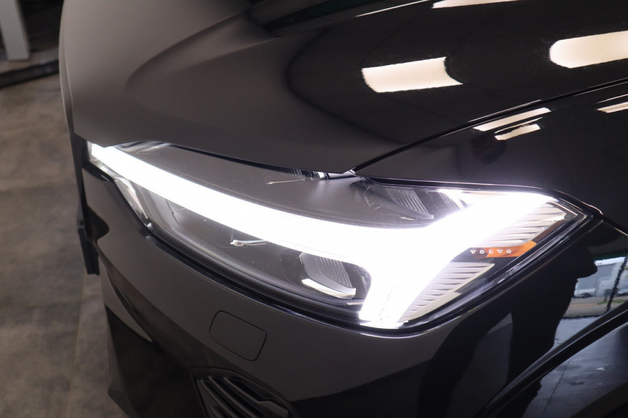 Volvo XC60 2.0 T8 Plug-in hybrid AWD Ultra Black Edition H&K Long Range Luchtvering Volvo XC60 2.0 T8 Plug-in hybrid AWD Ultra Black Edition H&K Long Range Luchtvering