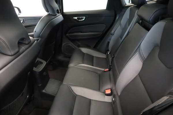Volvo XC60 2.0 T8 Plug-in hybrid AWD Ultra Black Edition H&K Long Range Luchtvering Volvo XC60 2.0 T8 Plug-in hybrid AWD Ultra Black Edition H&K Long Range Luchtvering