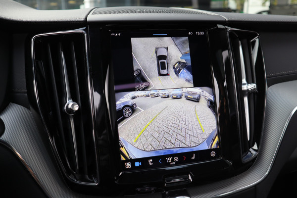 Volvo XC60 2.0 T8 Plug-in hybrid AWD Ultra Black Edition H&K Long Range Luchtvering Volvo XC60 2.0 T8 Plug-in hybrid AWD Ultra Black Edition H&K Long Range Luchtvering