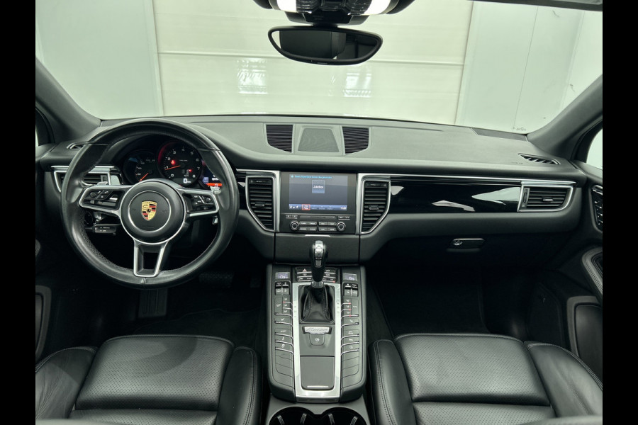 Porsche Macan 2.0 (NL-auto, Panorama, Luchtvering, 18-delige stoelen, Camera, Bose, StoelV, Lane Assist, Etc) Porsche Macan 2.0 (NL-auto, Panorama, Luchtvering, 18-delige stoelen, Camera, Bose, StoelV, Lane Assist, Etc)