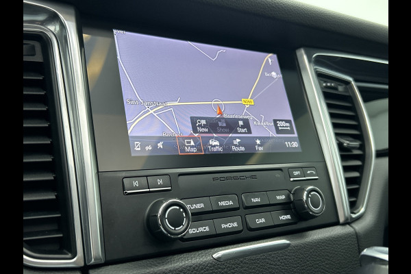 Porsche Macan 2.0 (NL-auto, Panorama, Luchtvering, 18-delige stoelen, Camera, Bose, StoelV, Lane Assist, Etc) Porsche Macan 2.0 (NL-auto, Panorama, Luchtvering, 18-delige stoelen, Camera, Bose, StoelV, Lane Assist, Etc)