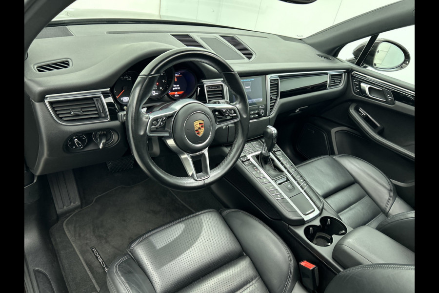 Porsche Macan 2.0 (NL-auto, Panorama, Luchtvering, 18-delige stoelen, Camera, Bose, StoelV, Lane Assist, Etc) Porsche Macan 2.0 (NL-auto, Panorama, Luchtvering, 18-delige stoelen, Camera, Bose, StoelV, Lane Assist, Etc)