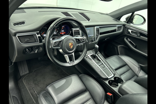 Porsche Macan 2.0 (NL-auto, Panorama, Luchtvering, 18-delige stoelen, Camera, Bose, StoelV, Lane Assist, Etc) Porsche Macan 2.0 (NL-auto, Panorama, Luchtvering, 18-delige stoelen, Camera, Bose, StoelV, Lane Assist, Etc)
