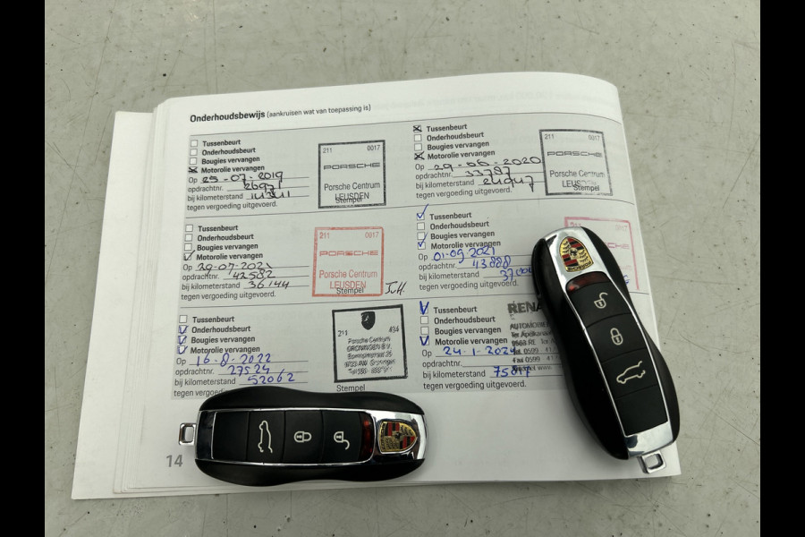 Porsche Macan 2.0 (NL-auto, Panorama, Luchtvering, 18-delige stoelen, Camera, Bose, StoelV, Lane Assist, Etc) Porsche Macan 2.0 (NL-auto, Panorama, Luchtvering, 18-delige stoelen, Camera, Bose, StoelV, Lane Assist, Etc)