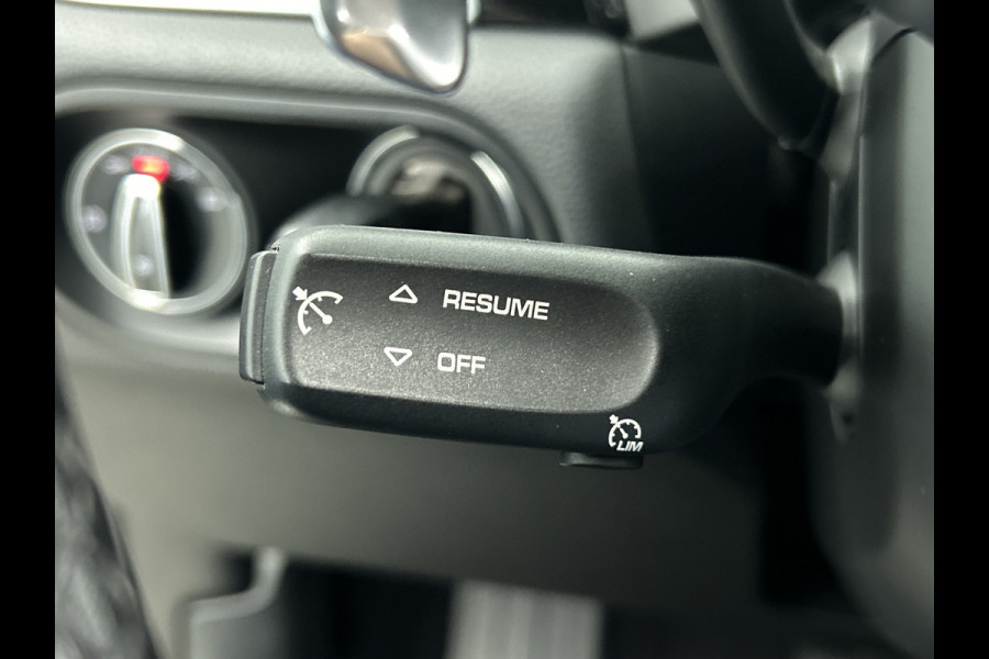 Porsche Macan 2.0 (NL-auto, Panorama, Luchtvering, 18-delige stoelen, Camera, Bose, StoelV, Lane Assist, Etc) Porsche Macan 2.0 (NL-auto, Panorama, Luchtvering, 18-delige stoelen, Camera, Bose, StoelV, Lane Assist, Etc)