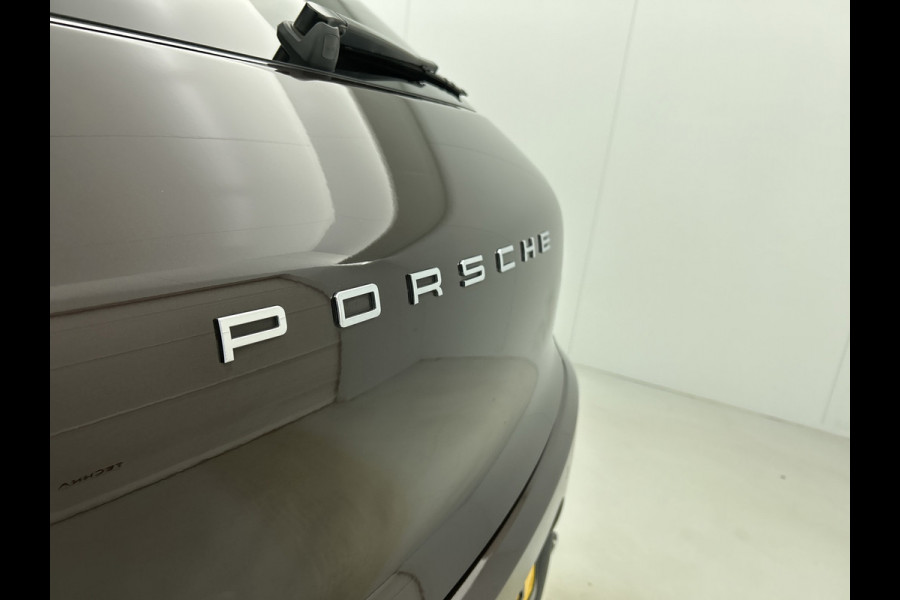Porsche Macan 2.0 (NL-auto, Panorama, Luchtvering, 18-delige stoelen, Camera, Bose, StoelV, Lane Assist, Etc) Porsche Macan 2.0 (NL-auto, Panorama, Luchtvering, 18-delige stoelen, Camera, Bose, StoelV, Lane Assist, Etc)