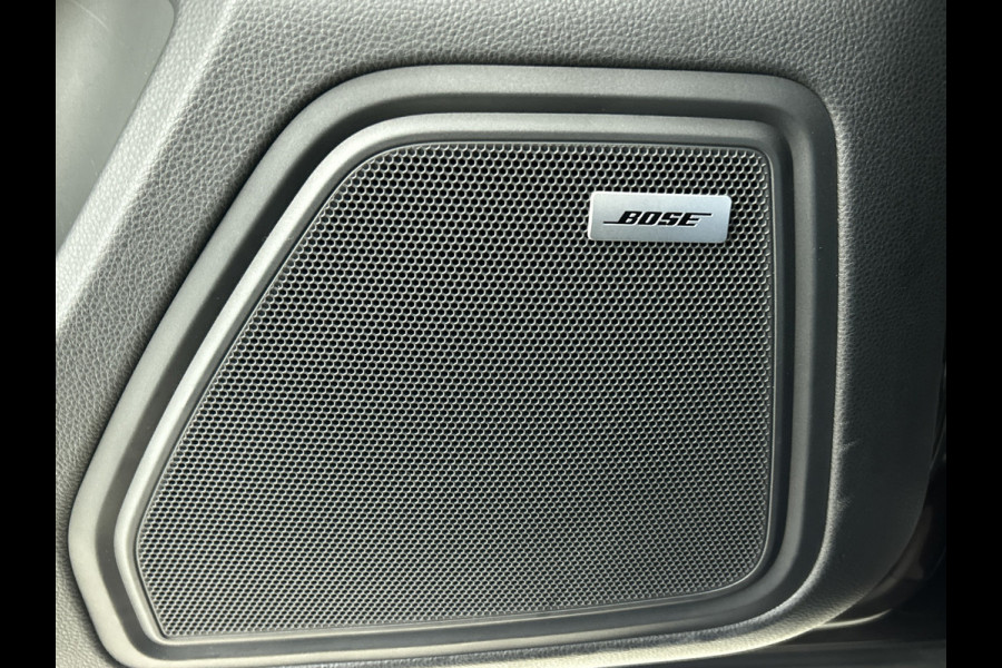 Porsche Macan 2.0 (NL-auto, Panorama, Luchtvering, 18-delige stoelen, Camera, Bose, StoelV, Lane Assist, Etc) Porsche Macan 2.0 (NL-auto, Panorama, Luchtvering, 18-delige stoelen, Camera, Bose, StoelV, Lane Assist, Etc)