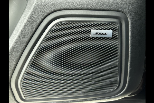 Porsche Macan 2.0 (NL-auto, Panorama, Luchtvering, 18-delige stoelen, Camera, Bose, StoelV, Lane Assist, Etc) Porsche Macan 2.0 (NL-auto, Panorama, Luchtvering, 18-delige stoelen, Camera, Bose, StoelV, Lane Assist, Etc)