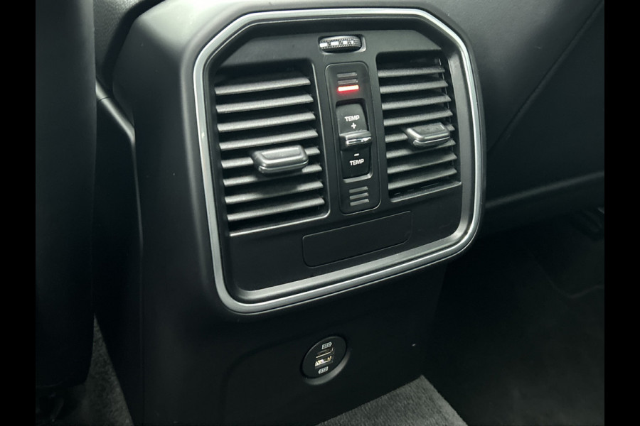 Porsche Macan 2.0 (NL-auto, Panorama, Luchtvering, 18-delige stoelen, Camera, Bose, StoelV, Lane Assist, Etc) Porsche Macan 2.0 (NL-auto, Panorama, Luchtvering, 18-delige stoelen, Camera, Bose, StoelV, Lane Assist, Etc)