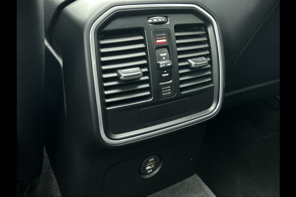 Porsche Macan 2.0 (NL-auto, Panorama, Luchtvering, 18-delige stoelen, Camera, Bose, StoelV, Lane Assist, Etc) Porsche Macan 2.0 (NL-auto, Panorama, Luchtvering, 18-delige stoelen, Camera, Bose, StoelV, Lane Assist, Etc)