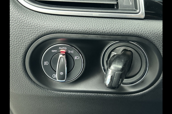 Porsche Macan 2.0 (NL-auto, Panorama, Luchtvering, 18-delige stoelen, Camera, Bose, StoelV, Lane Assist, Etc) Porsche Macan 2.0 (NL-auto, Panorama, Luchtvering, 18-delige stoelen, Camera, Bose, StoelV, Lane Assist, Etc)