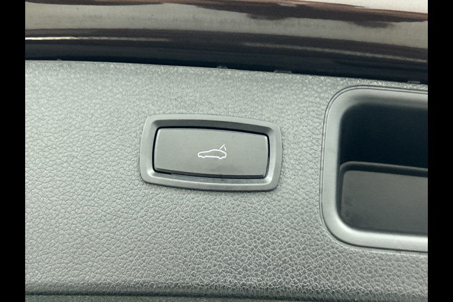 Porsche Macan 2.0 (NL-auto, Panorama, Luchtvering, 18-delige stoelen, Camera, Bose, StoelV, Lane Assist, Etc) Porsche Macan 2.0 (NL-auto, Panorama, Luchtvering, 18-delige stoelen, Camera, Bose, StoelV, Lane Assist, Etc)