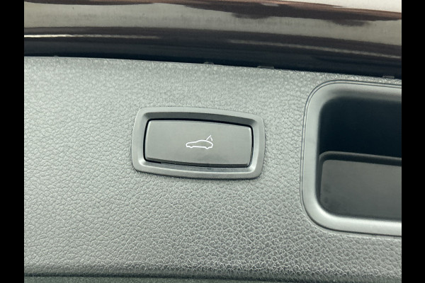 Porsche Macan 2.0 (NL-auto, Panorama, Luchtvering, 18-delige stoelen, Camera, Bose, StoelV, Lane Assist, Etc) Porsche Macan 2.0 (NL-auto, Panorama, Luchtvering, 18-delige stoelen, Camera, Bose, StoelV, Lane Assist, Etc)