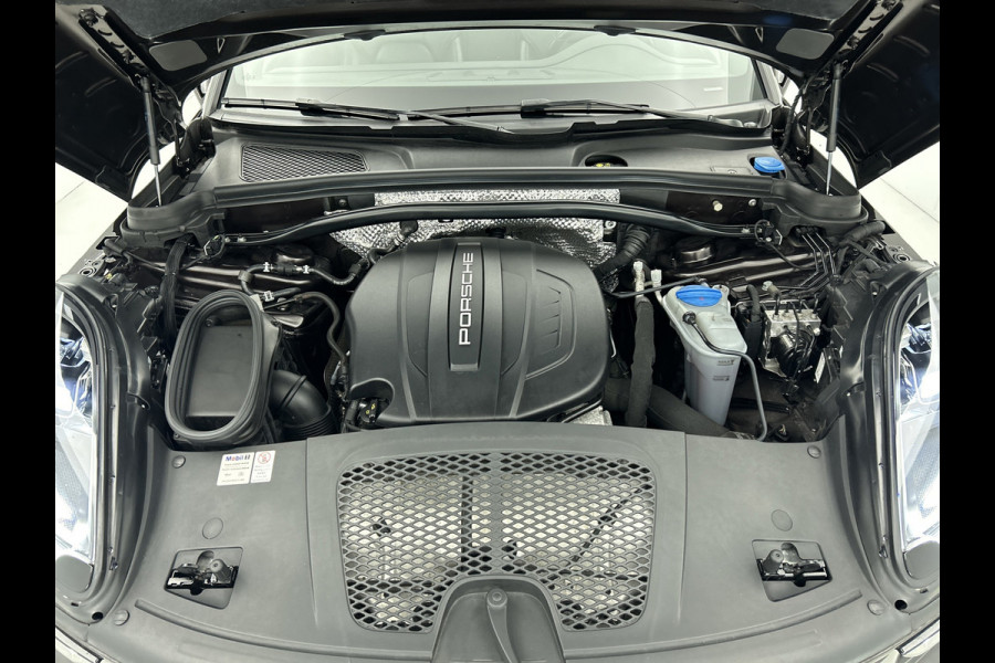 Porsche Macan 2.0 (NL-auto, Panorama, Luchtvering, 18-delige stoelen, Camera, Bose, StoelV, Lane Assist, Etc) Porsche Macan 2.0 (NL-auto, Panorama, Luchtvering, 18-delige stoelen, Camera, Bose, StoelV, Lane Assist, Etc)