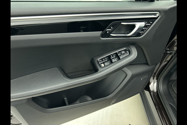 Porsche Macan 2.0 (NL-auto, Panorama, Luchtvering, 18-delige stoelen, Camera, Bose, StoelV, Lane Assist, Etc) Porsche Macan 2.0 (NL-auto, Panorama, Luchtvering, 18-delige stoelen, Camera, Bose, StoelV, Lane Assist, Etc)