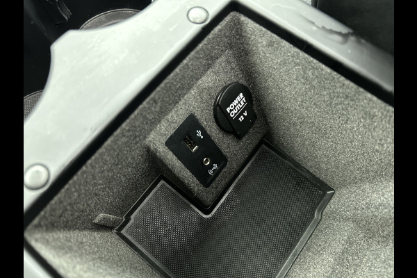 Porsche Macan 2.0 (NL-auto, Panorama, Luchtvering, 18-delige stoelen, Camera, Bose, StoelV, Lane Assist, Etc) Porsche Macan 2.0 (NL-auto, Panorama, Luchtvering, 18-delige stoelen, Camera, Bose, StoelV, Lane Assist, Etc)