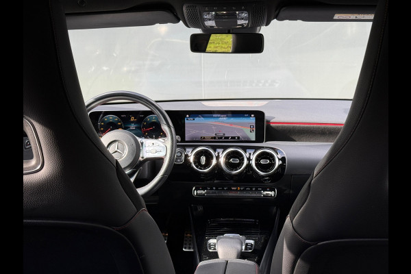 Mercedes-Benz A-Klasse 200 163PK AMG Line Navi|Stoelver|Camera|Lane Assist