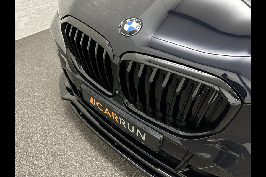 BMW X5 xDrive45e M-Sport | Panorama | 360 Camera | 96% SOH | ACC | Leder Indiv. | Laser-LED | Harman-Kardon | Rij-Assistent Pro | Memory | Head-Up | Trekhaak | 4-Zone Clima | Beker Koeling & Verwarming | Stuurverwarming | Comfortstoelen | Keyless-Entry | M-Gordels | Sfeerverlichting | Carplay |