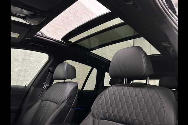 BMW X5 xDrive45e M-Sport | Panorama | 360 Camera | 96% SOH | ACC | Leder Indiv. | Laser-LED | Harman-Kardon | Rij-Assistent Pro | Memory | Head-Up | Trekhaak | 4-Zone Clima | Beker Koeling & Verwarming | Stuurverwarming | Comfortstoelen | Keyless-Entry | M-Gordels | Sfeerverlichting | Carplay |