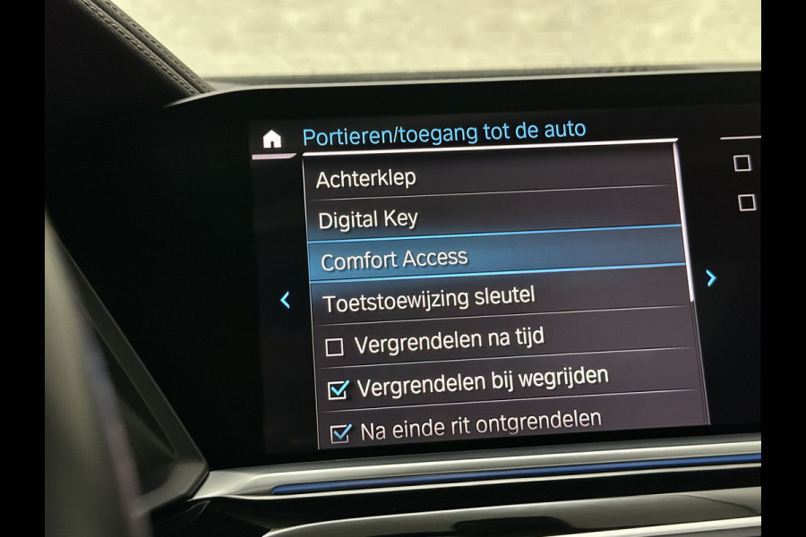 BMW X5 xDrive45e M-Sport | Panorama | 360 Camera | 96% SOH | ACC | Leder Indiv. | Laser-LED | Harman-Kardon | Rij-Assistent Pro | Memory | Head-Up | Trekhaak | 4-Zone Clima | Beker Koeling & Verwarming | Stuurverwarming | Comfortstoelen | Keyless-Entry | M-Gordels | Sfeerverlichting | Carplay |