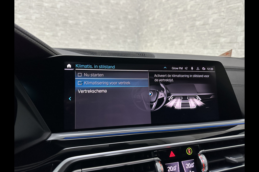 BMW X5 xDrive45e M-Sport | Panorama | 360 Camera | 96% SOH | ACC | Leder Indiv. | Laser-LED | Harman-Kardon | Rij-Assistent Pro | Memory | Head-Up | Trekhaak | 4-Zone Clima | Beker Koeling & Verwarming | Stuurverwarming | Comfortstoelen | Keyless-Entry | M-Gordels | Sfeerverlichting | Carplay |