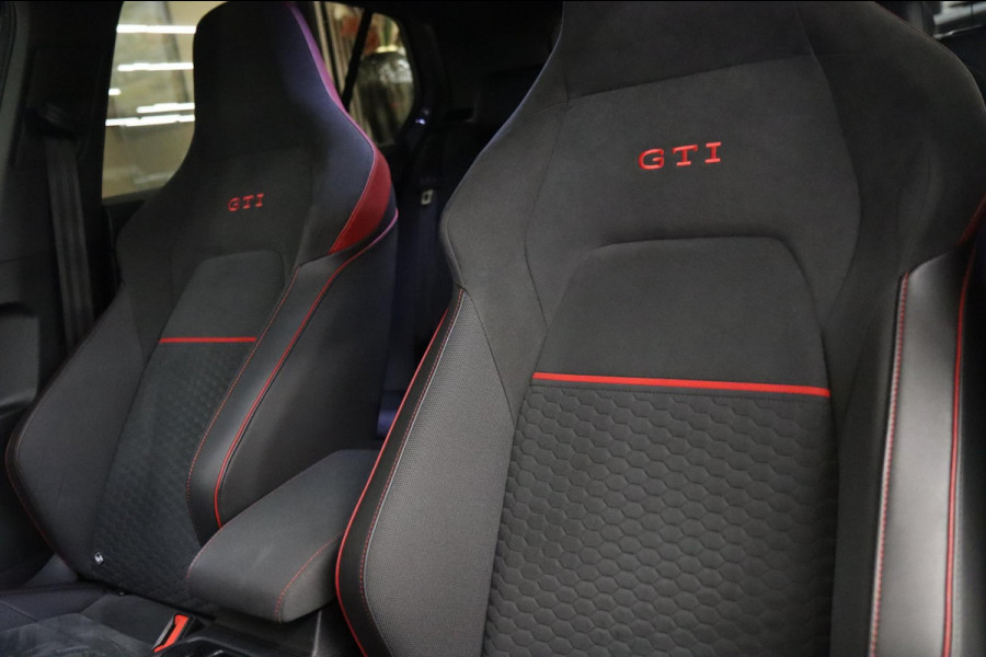 Volkswagen Golf 2.0 TSI GTI 45 JAHRE CLUBSPORT AKRA/PANO/ACC/CAM/CARPLAY/IQ-LIGHT/VOLL Volkswagen Golf 2.0 TSI GTI 45 JAHRE CLUBSPORT AKRA/PANO/ACC/CAM/CARPLAY/IQ-LIGHT/VOLL